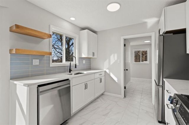 8404 Willow Way, Raytown, MO 64138