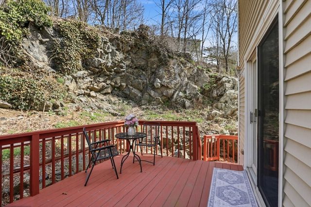 26 Valley Rd 26, Lynn, MA 01902