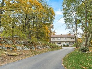 38 Vine St, Saugus, MA 01906