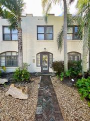 1612 NE 2nd Ct 1612, Fort Lauderdale, FL 33301