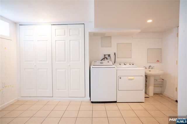 4 Augusta Street, Elmwood Park, NJ 07407