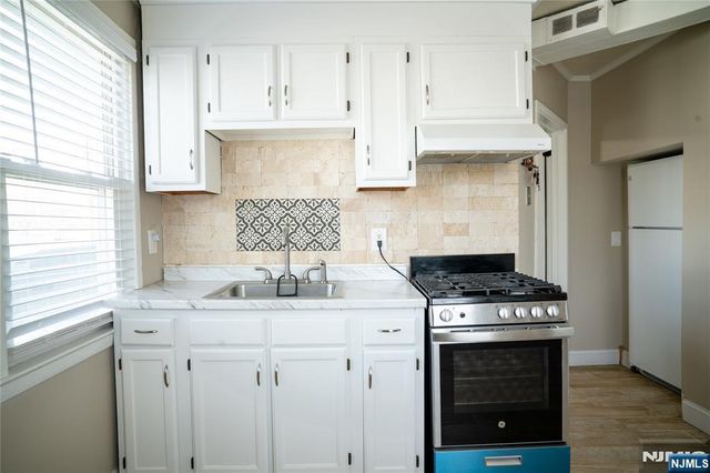 4 Augusta Street, Elmwood Park, NJ 07407