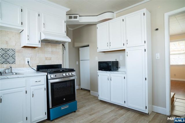 4 Augusta Street, Elmwood Park, NJ 07407