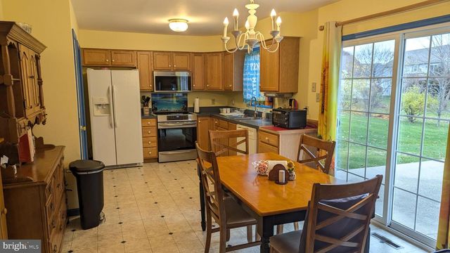 2332 PARK CENTER BLVD, State College, PA 16801