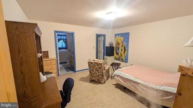 2332 PARK CENTER BLVD, State College, PA 16801