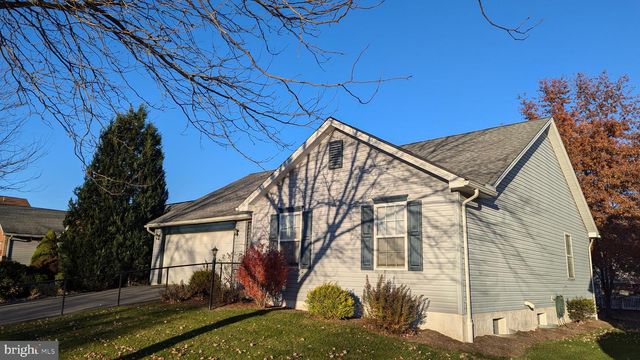 2332 PARK CENTER BLVD, State College, PA 16801