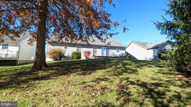 2332 PARK CENTER BLVD, State College, PA 16801