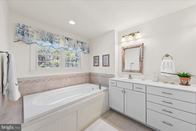 18 OCEAN MIST DR, Ocean View, DE 19970