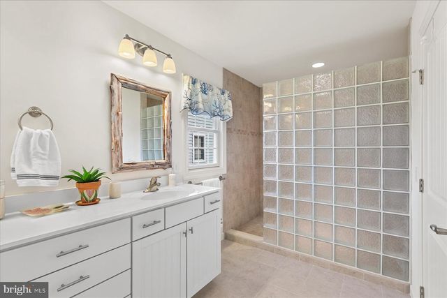 18 OCEAN MIST DR, Ocean View, DE 19970