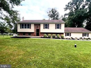5400 CURLEY HILL RD, Pipersville, PA 18947