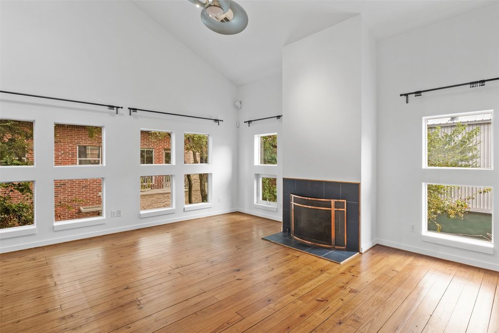 3809 San Jacinto Street E, Dallas, TX 75204