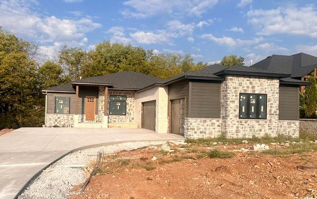 6147 S Hampton Avenue, Springfield, MO 65810