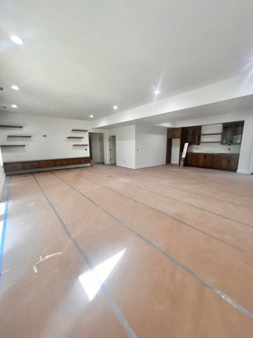 6147 S Hampton Avenue, Springfield, MO 65810