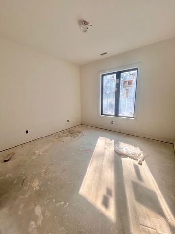 6147 S Hampton Avenue, Springfield, MO 65810