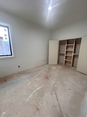 6147 S Hampton Avenue, Springfield, MO 65810