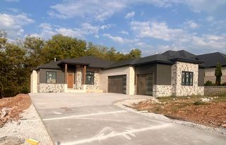 6147 S Hampton Avenue, Springfield, MO 65810