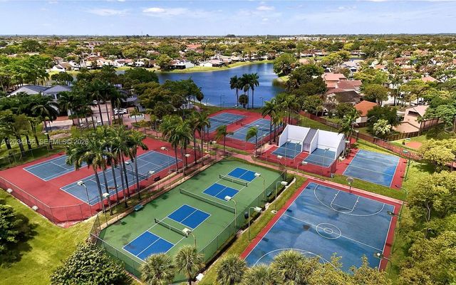 6361 NW 170th Lane, Hialeah, FL 33015