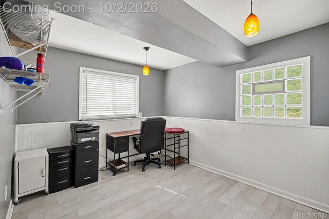 24055 Manila Street, Clinton Charter Township, MI 48035