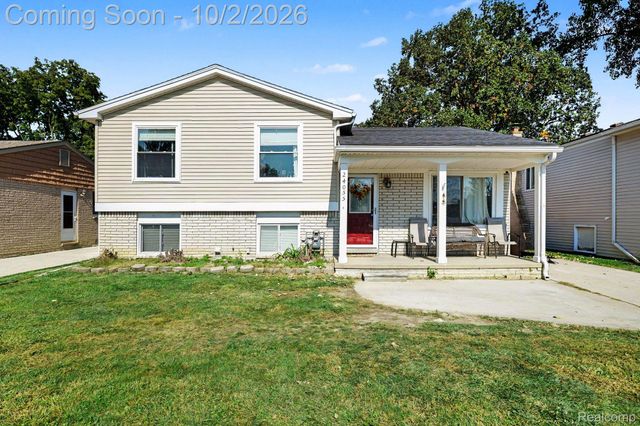 24055 Manila Street, Clinton Charter Township, MI 48035