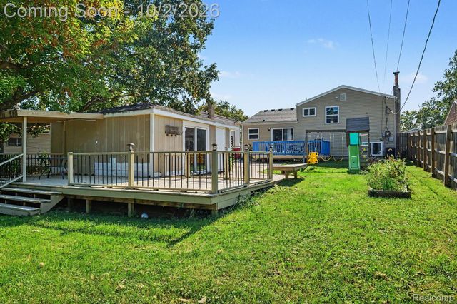 24055 Manila Street, Clinton Charter Township, MI 48035