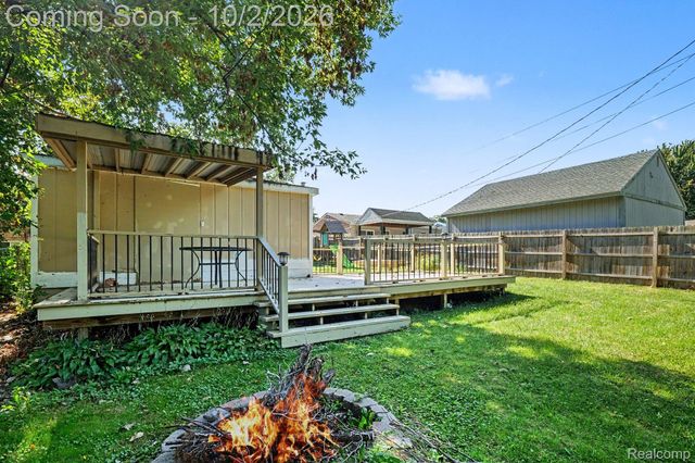 24055 Manila Street, Clinton Charter Township, MI 48035
