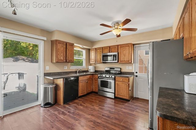 24055 Manila Street, Clinton Charter Township, MI 48035