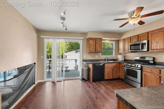 24055 Manila Street, Clinton Charter Township, MI 48035