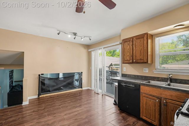 24055 Manila Street, Clinton Charter Township, MI 48035