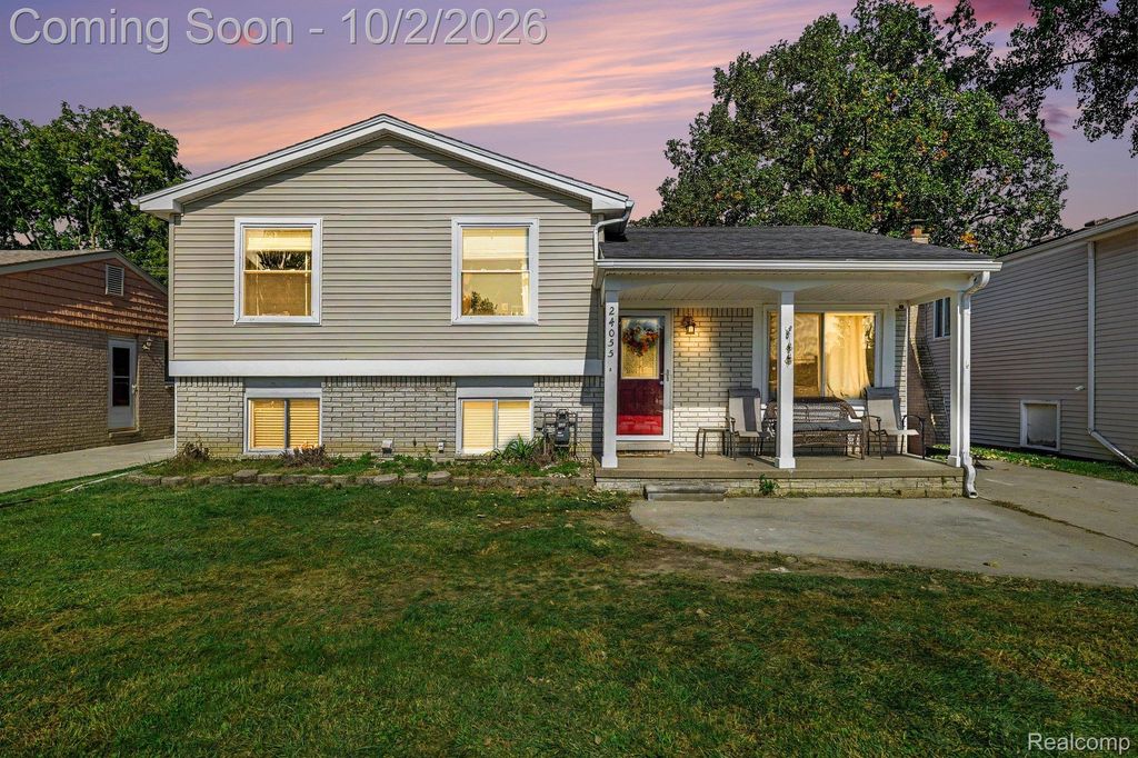 24055 Manila Street, Clinton Charter Township, MI 48035