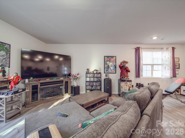 13111 Cottage Crest Lane, Charlotte, NC 28273