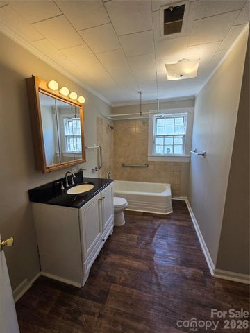 184 Cabarrus Avenue E, Concord, NC 28025