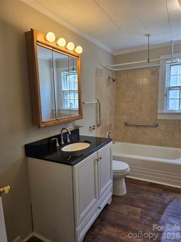 184 Cabarrus Avenue E, Concord, NC 28025