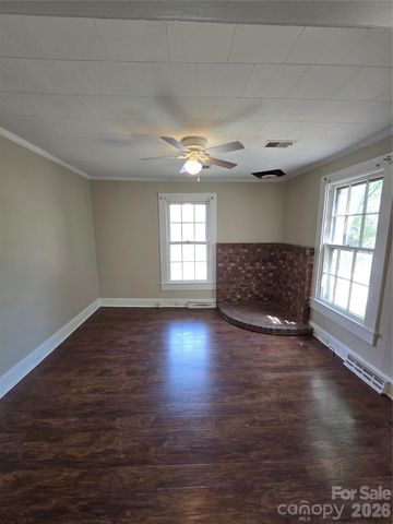 184 Cabarrus Avenue E, Concord, NC 28025