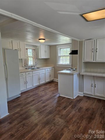 184 Cabarrus Avenue E, Concord, NC 28025