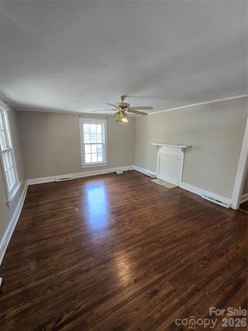 184 Cabarrus Avenue E, Concord, NC 28025