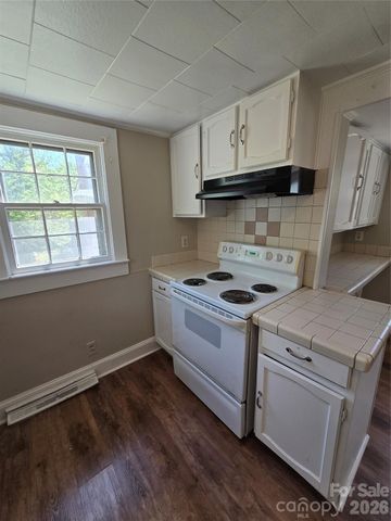 184 Cabarrus Avenue E, Concord, NC 28025