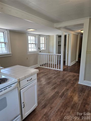 184 Cabarrus Avenue E, Concord, NC 28025