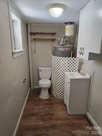 184 Cabarrus Avenue E, Concord, NC 28025