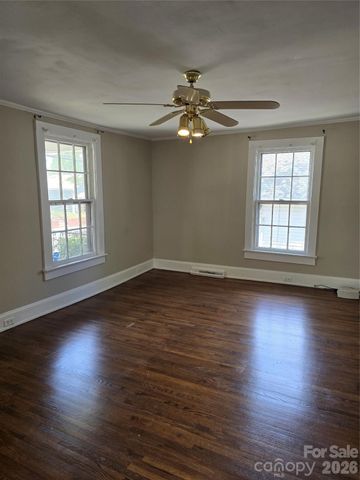 184 Cabarrus Avenue E, Concord, NC 28025