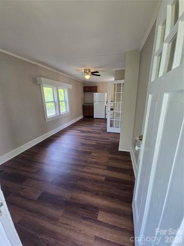 184 Cabarrus Avenue E, Concord, NC 28025