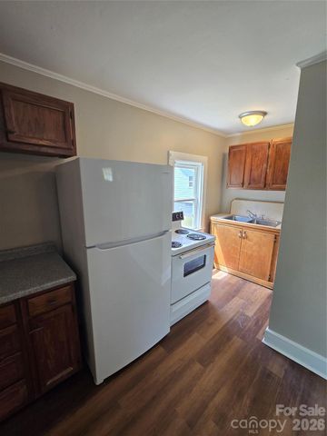 184 Cabarrus Avenue E, Concord, NC 28025