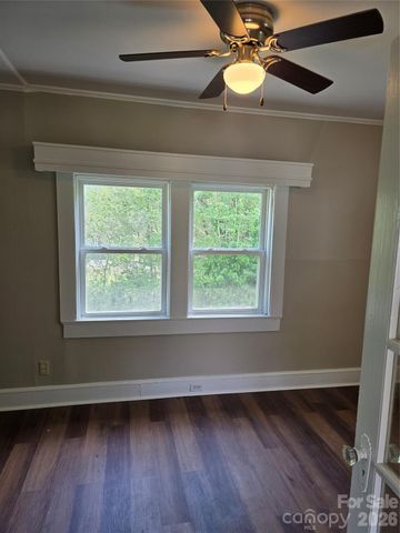 184 Cabarrus Avenue E, Concord, NC 28025