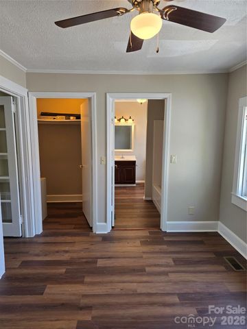 184 Cabarrus Avenue E, Concord, NC 28025