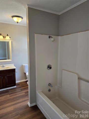 184 Cabarrus Avenue E, Concord, NC 28025