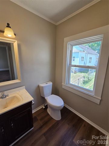 184 Cabarrus Avenue E, Concord, NC 28025