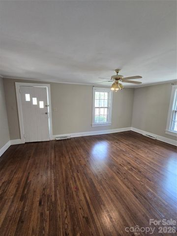 184 Cabarrus Avenue E, Concord, NC 28025