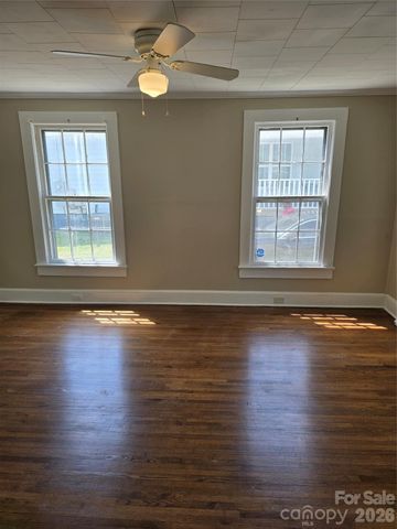 184 Cabarrus Avenue E, Concord, NC 28025