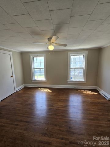 184 Cabarrus Avenue E, Concord, NC 28025