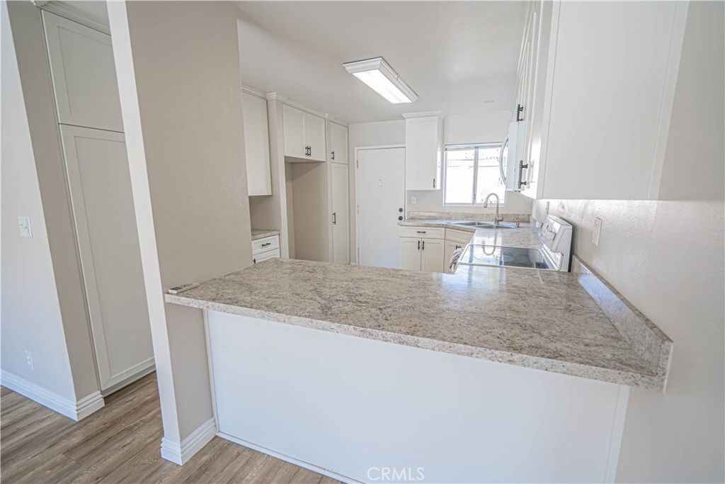 Image 10 of property listing at 24430 Nicklaus Drive L2, Valencia, CA 91355