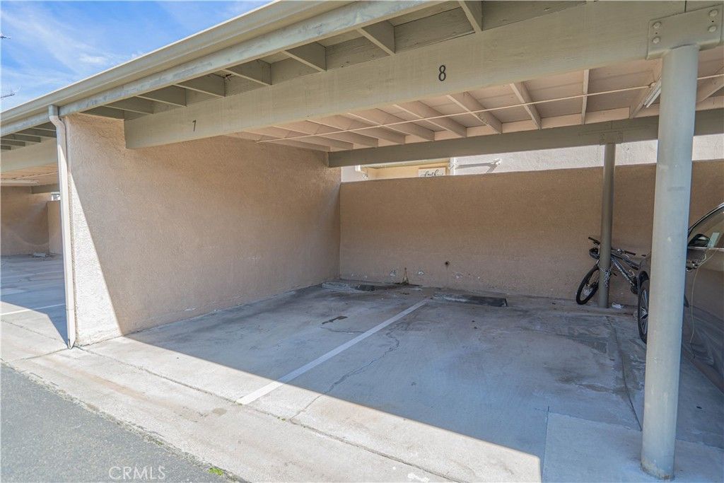 Image 42 of property listing at 24430 Nicklaus Drive L2, Valencia, CA 91355